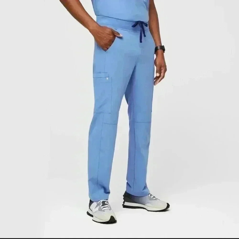Figs men's Axim Cargo Scrub Pants™